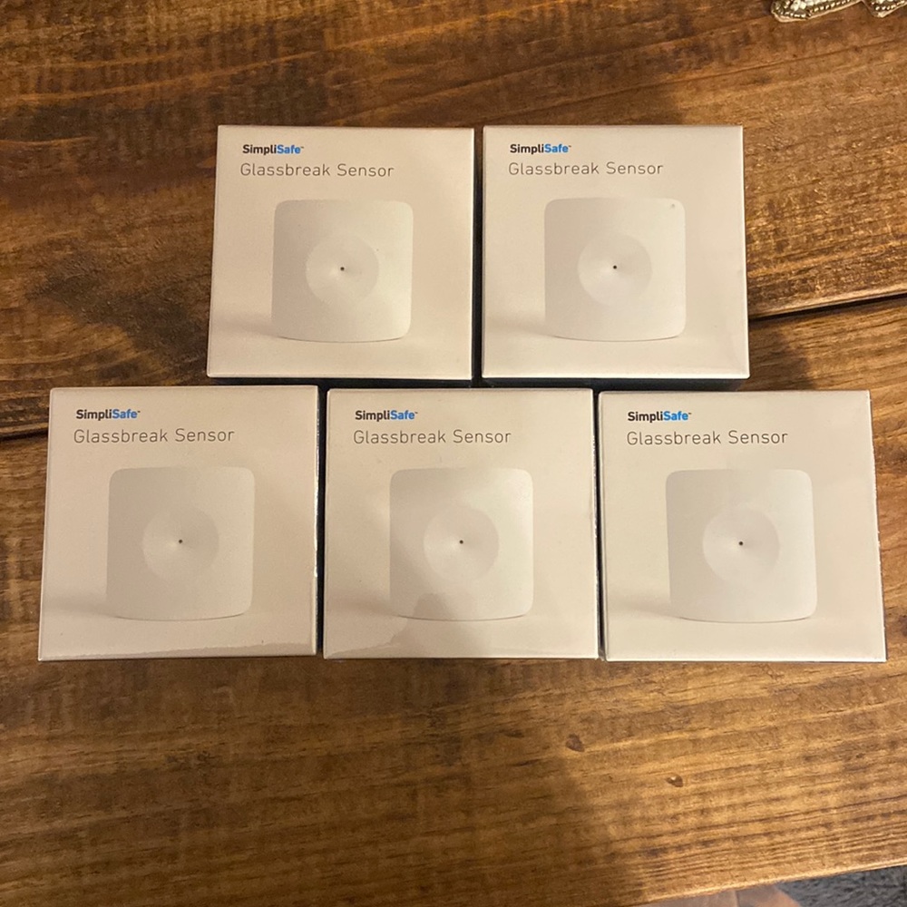 One SimpliSafe Glass Break Sensor (5 available)